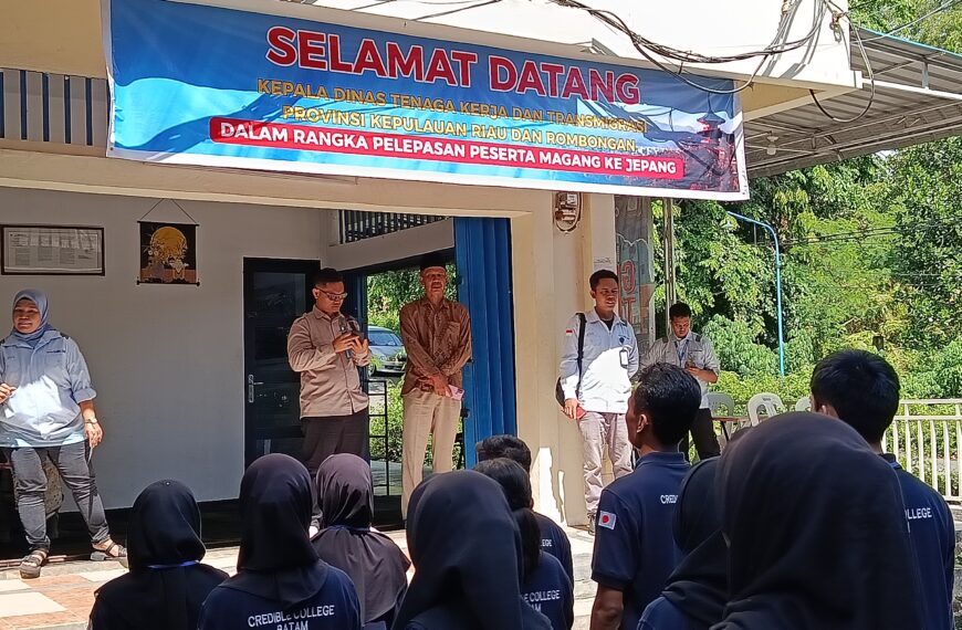 Disnakertrans Kepri Lepas 25 Peserta Magang ke Jepang